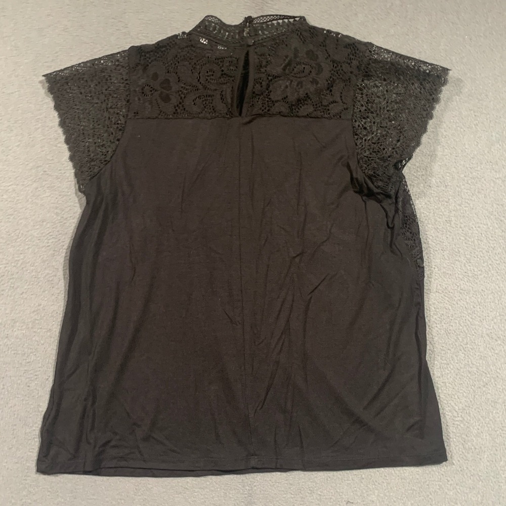 Cable & Gauge Black Lace Mock Neck Cap Sleeve Top Large Floral Crochet Keyhole - Picture 6 of 7